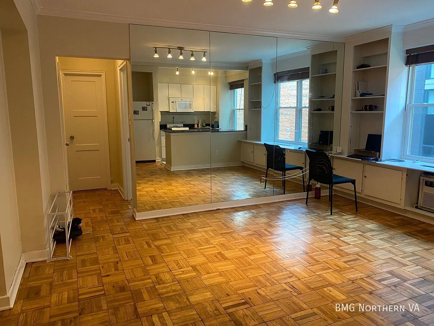 Charming 1 Bed 1 Bath Mid-Rise Condo In West End - Between Dupont Circle & Foggy Bottom — Photo 3