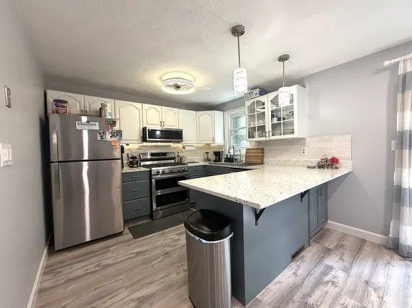 509 Wellman Ave, North Chelmsford, MA