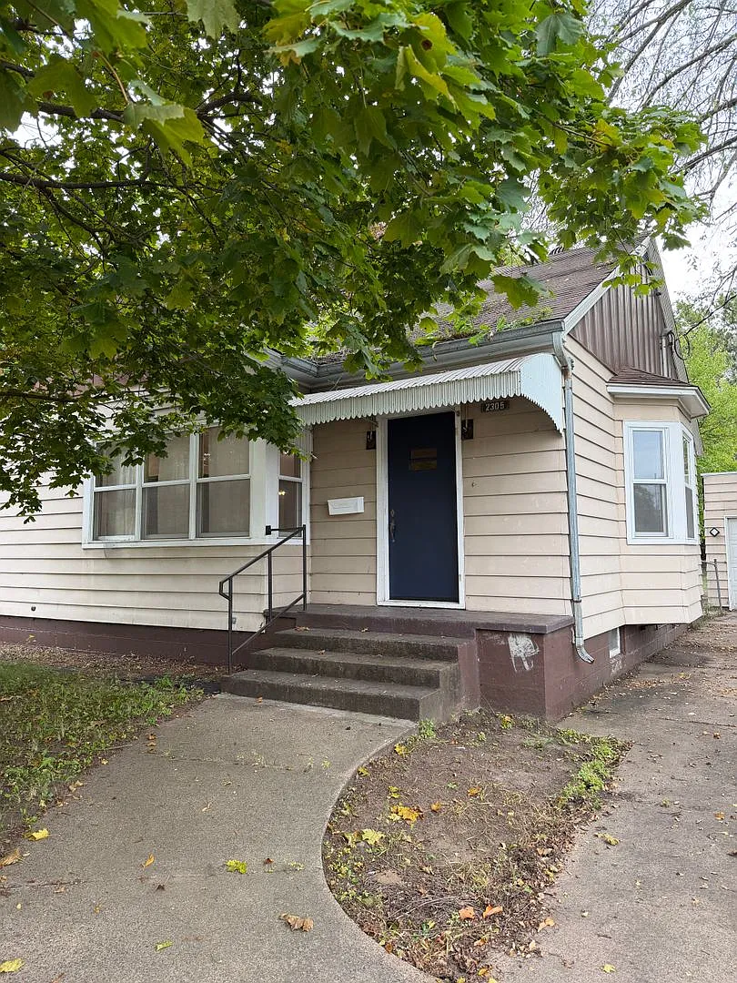 Beautifully Updated 3-Bedroom Home on the North Side — Photo 1