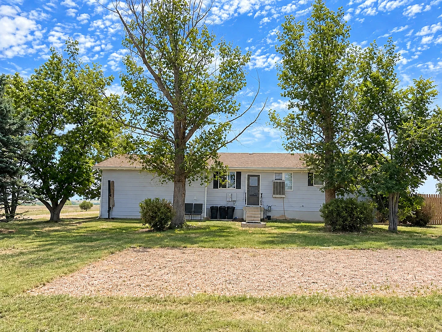 5 bed, 2100 sqft, $2,200 — Photo 4