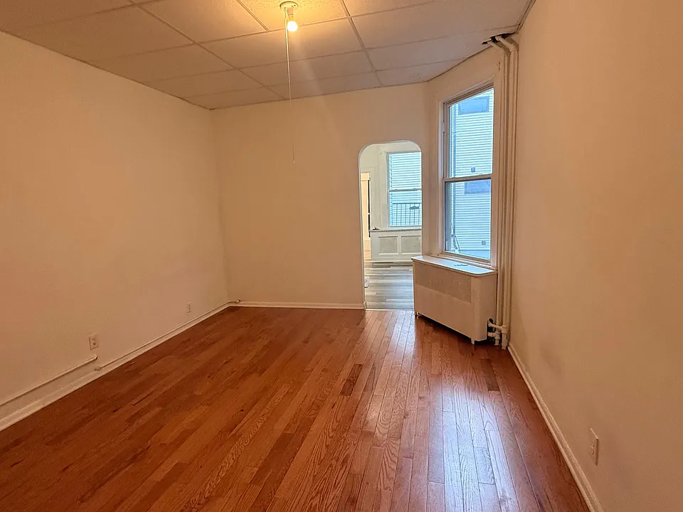 1006 Summit Ave #2R