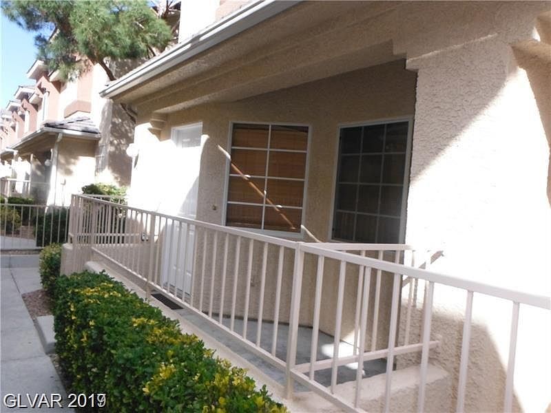 1st image of 945 Dusty Creek St