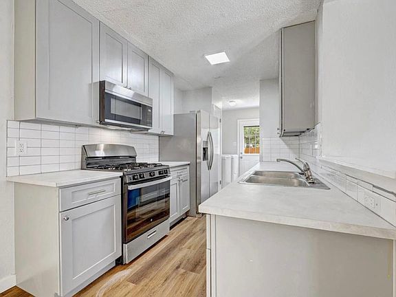 2nd image of 1727 Horseshoe Cir