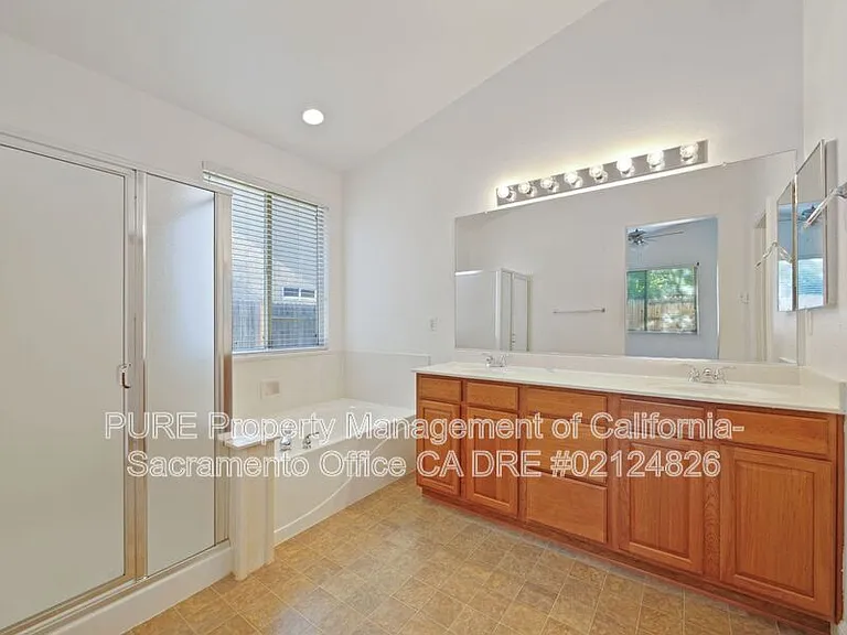1732 Bamboo St — Photo 17
