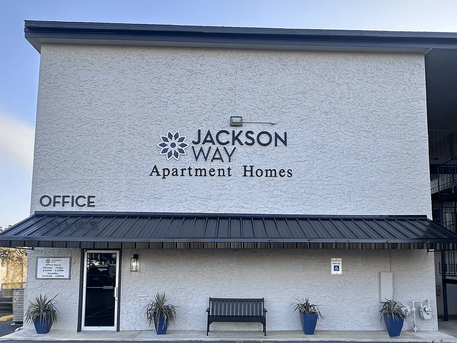 Jackson Way Apartments — Photo 1