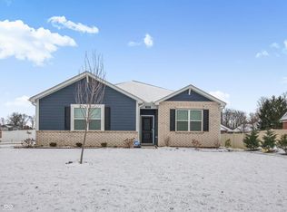 3809 S Woodfield Dr, New Palestine, IN