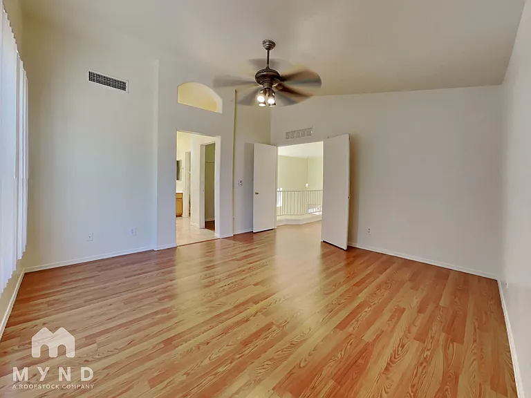 10524 W Almeria Rd — Photo 17