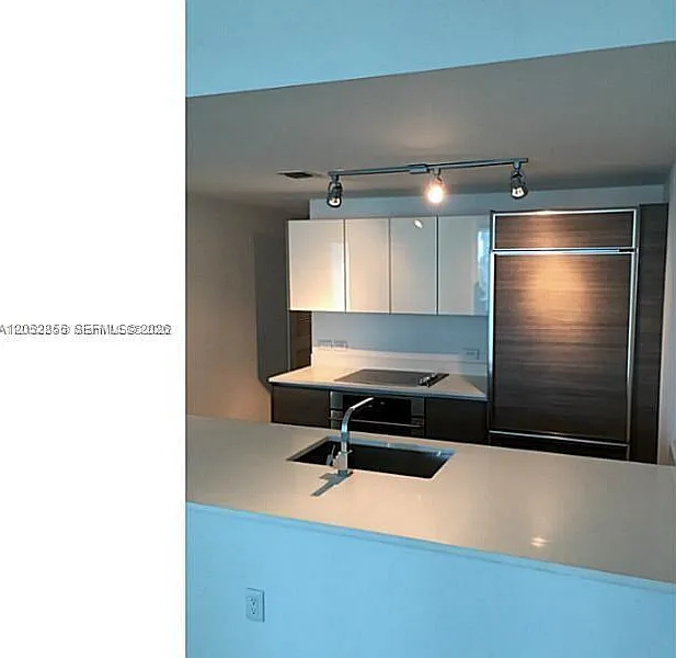 1100 Millecento Residence — Photo 4