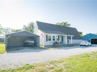 1511 Hickory St, Wathena, KS 66090