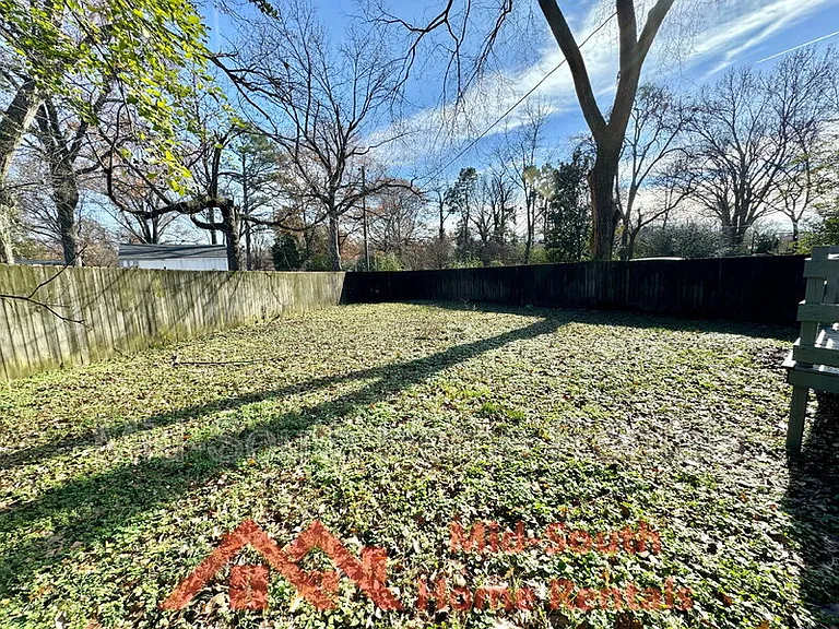 1060 Paul Pl — Photo 21