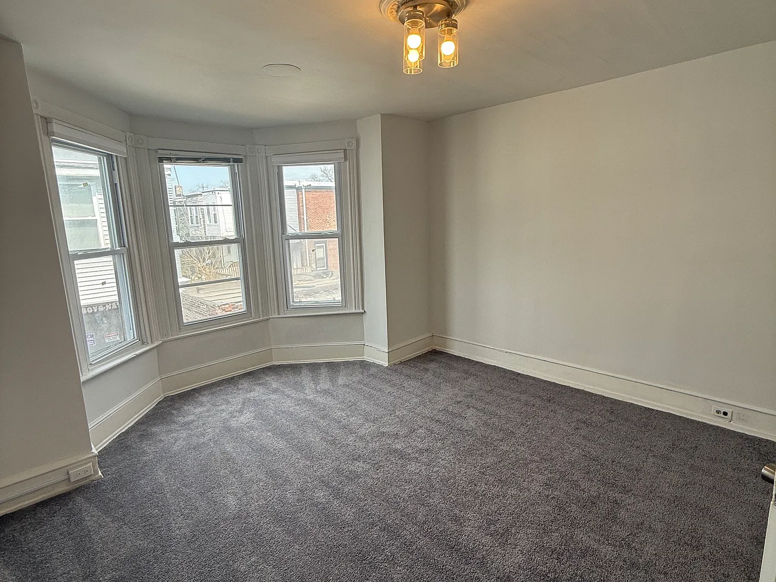 3 bed, 1100 sqft, $1,650 — Photo 3