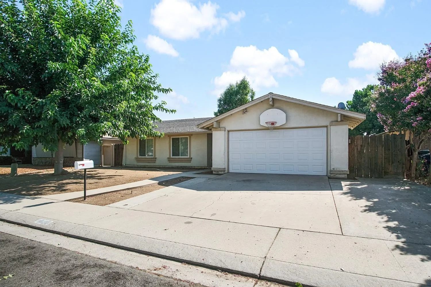 2200 Cleta Ct photo 1