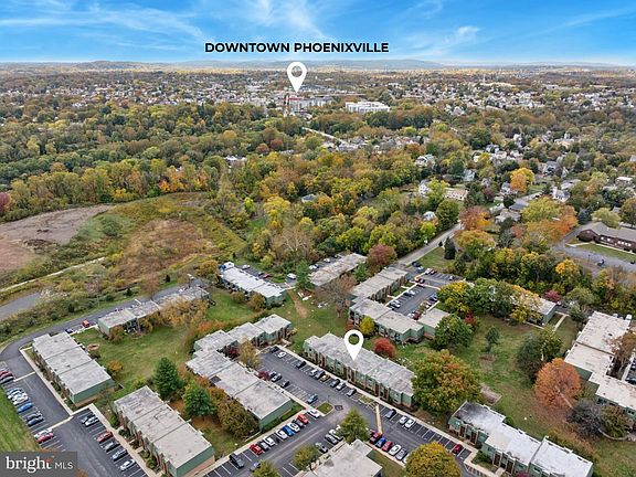 3rd image of 1106 Meadowview Ln
