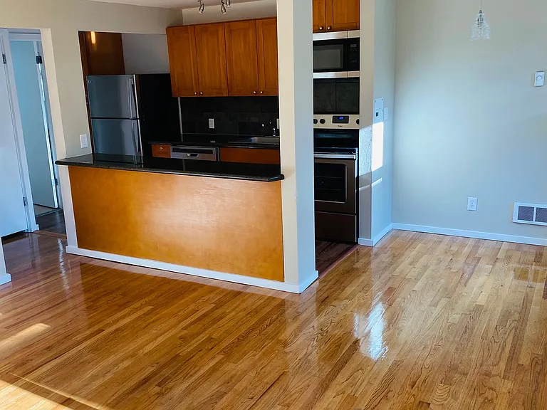 1226 Taylor Ave N #1 — Photo 16