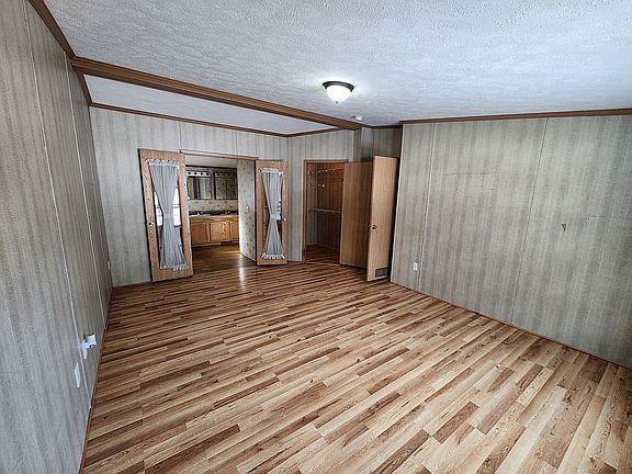 4th image of 2 Abenaki Dr