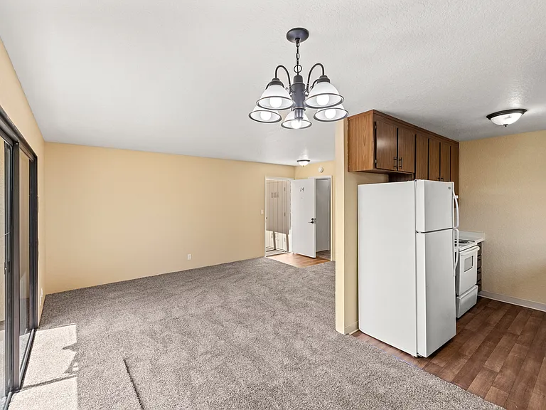 The Peppertree Apartments — Photo 8