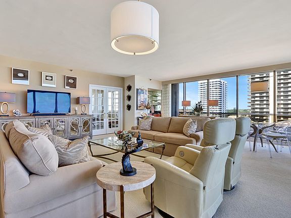 3rd image of 100 Lakeshore Dr APT 756