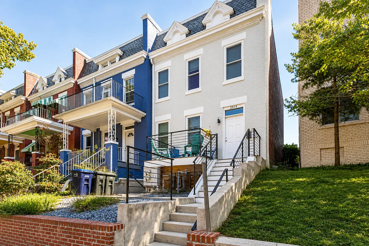 Building Photo - 2919 11th St NW #B