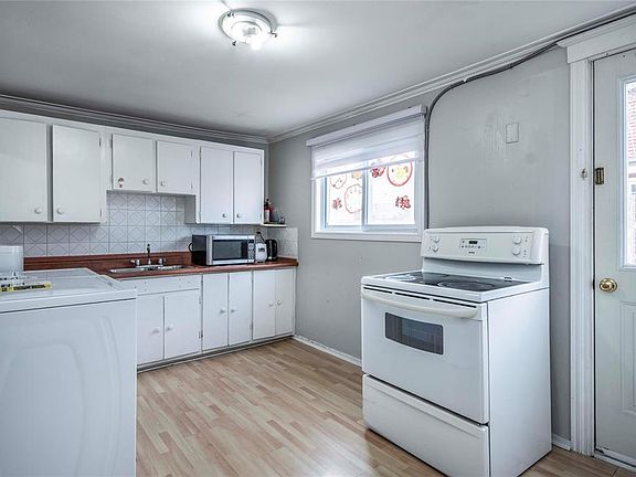 3rd image of 144 Merrymeeting Road