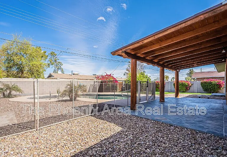 8654 E Windsor Ave — Photo 44
