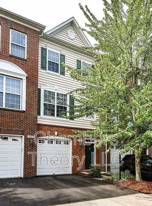 1st image of 42513 Magellan Sq