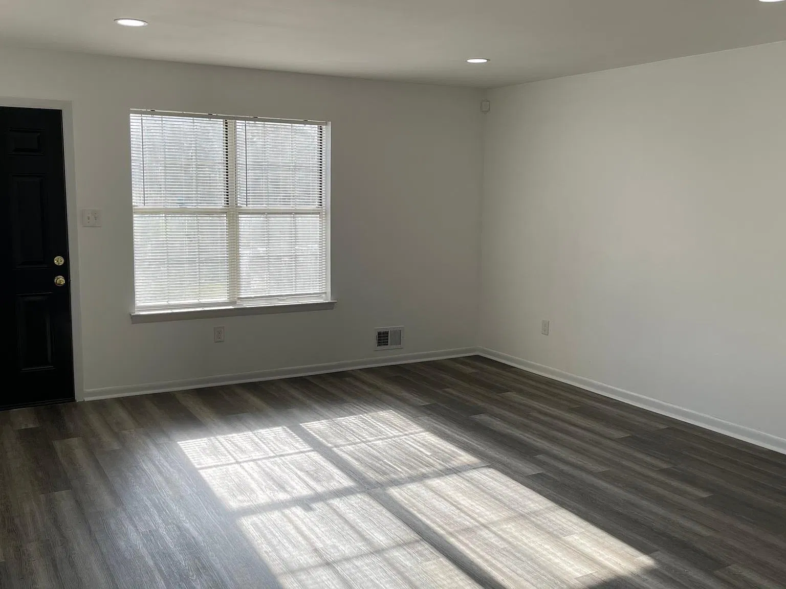 2 bed, 900 sqft, $1,625 — Photo 4