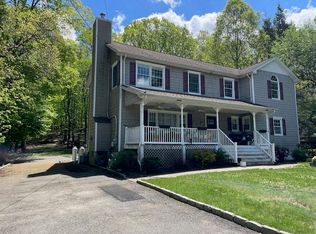 16 Oak Ln, Randolph, NJ 07869