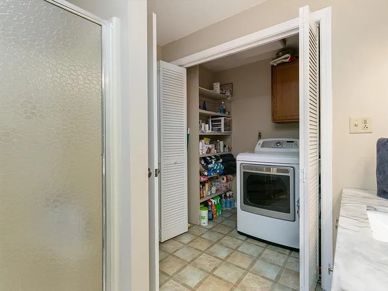 387 Main St #3 — Photo 12