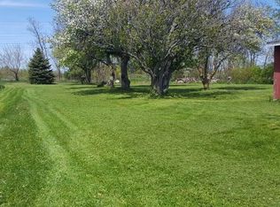 4131 Saunders Settlement Rd, Sanborn, NY 14132