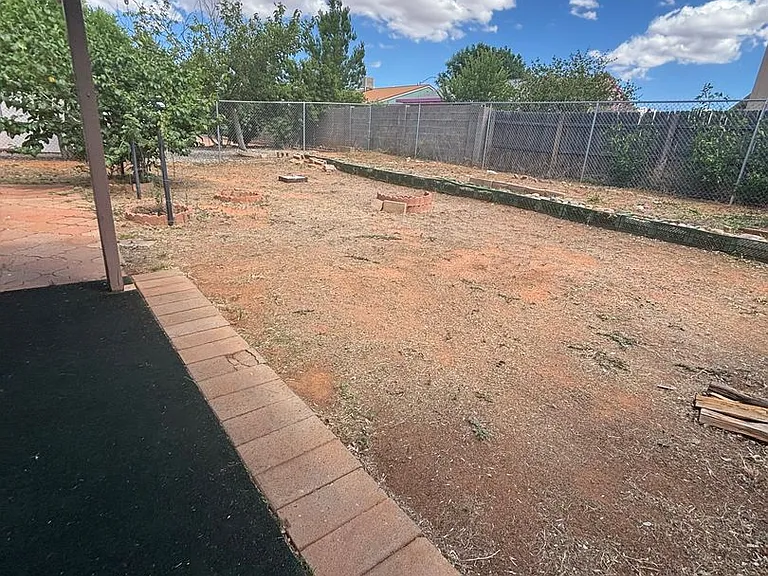 554 Hegge Dr — Photo 7