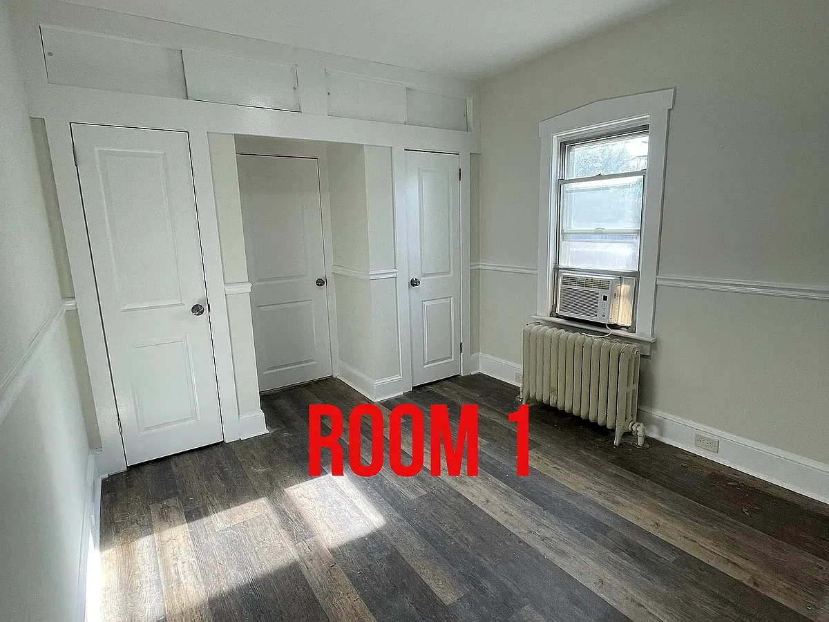 Building Photo - 37 E Gloucester Pike #A