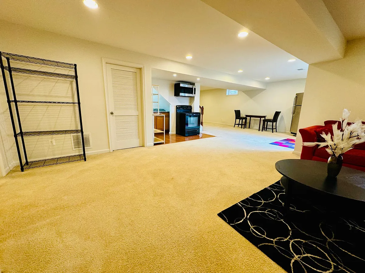 Very spacious basement - 16495 Boatswain Cir