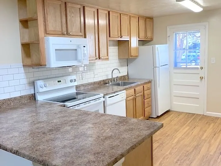 Lampliter Apartments — Photo 64