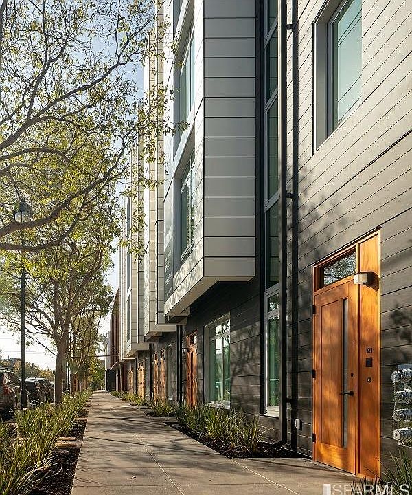1st image of 950 Tennessee St #317