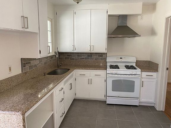 4th image of 6109 Riverton Ave