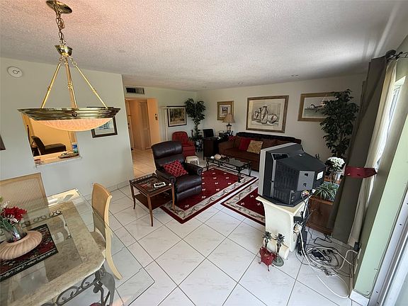 5th image of 200 Diplomat Parkway #323