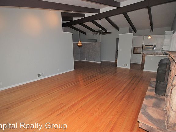 5th image of 2106 Forest Ave