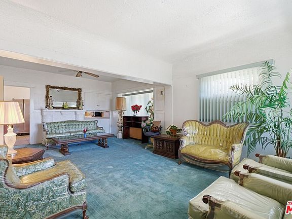 3rd image of 1123 W 52nd St