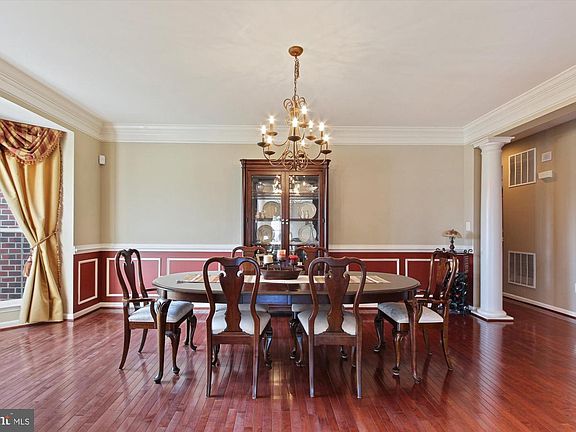 4th image of 1713 White Pine Way