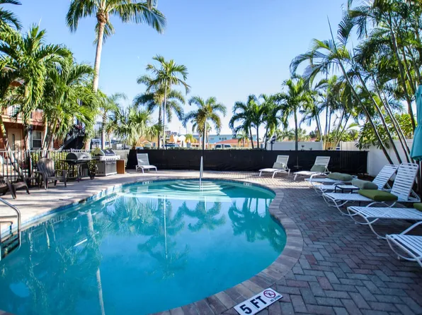 521 68th Ave #4, St Pete Beach, FL 33706