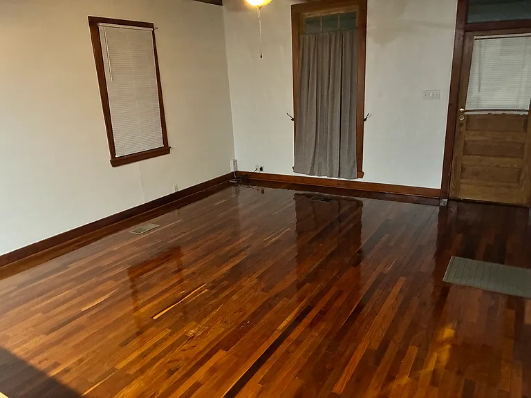 404 E Coleman Ave — Photo 3