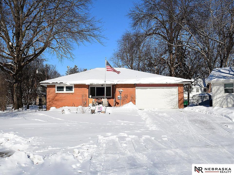 1st image of 4400 Newton Cir