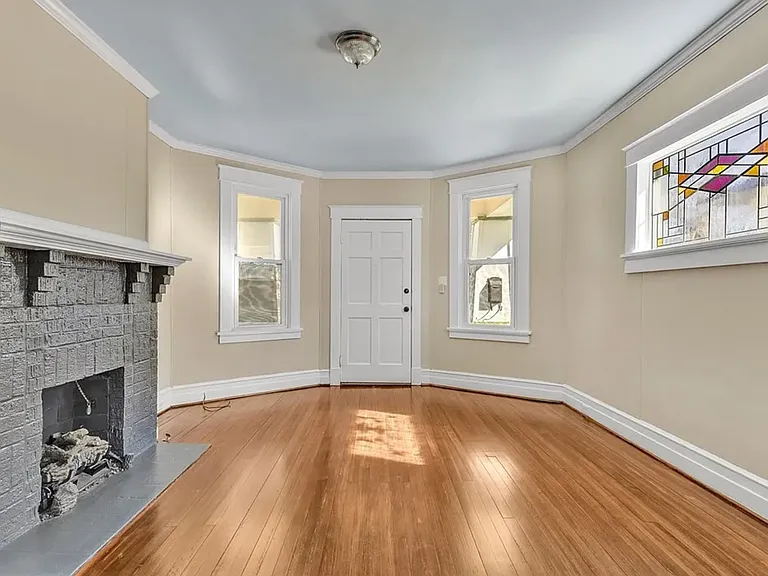 214 W Blake Ln — Photo 9