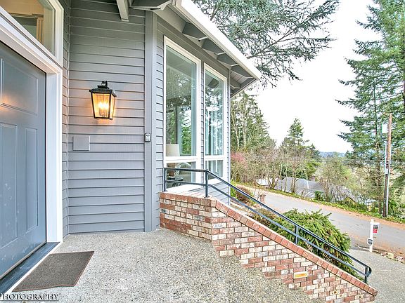 3rd image of 1454 Glenmorrie Dr