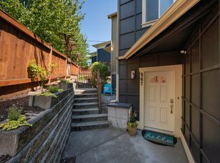567 Ward Pl, Seattle, WA 98109