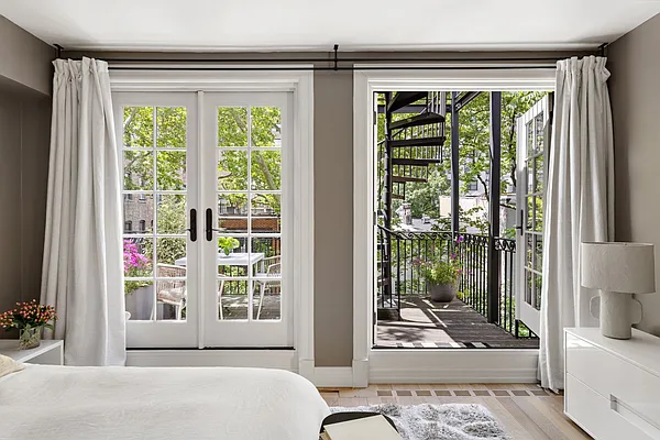 Sold by Corcoran | media 14