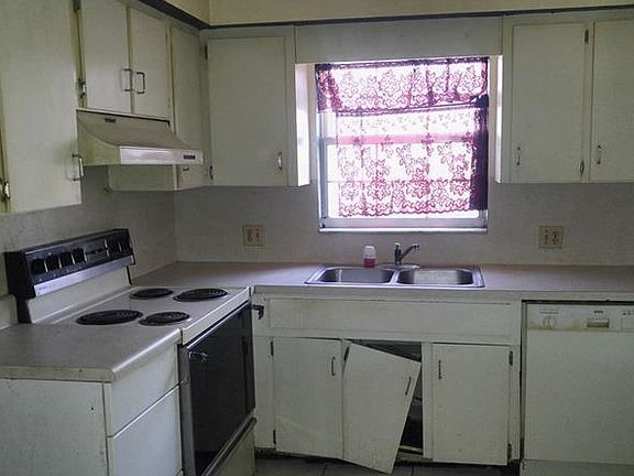 3rd image of 3450 13th Ave N