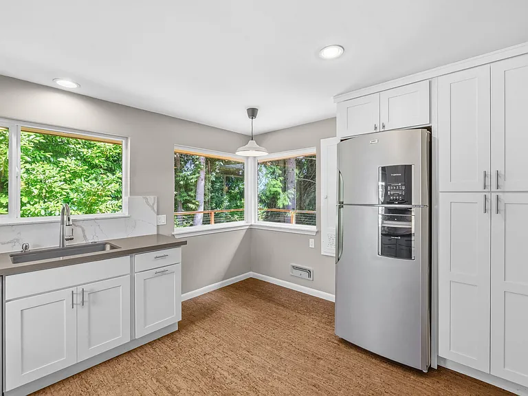 11954 Exeter Ave NE — Photo 8