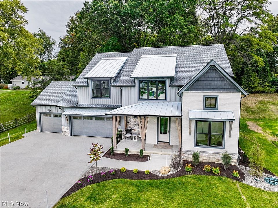 1st image of 550 Woodlands Glen Ave