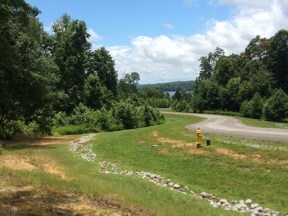 2nd image of 520 New Hope Rd